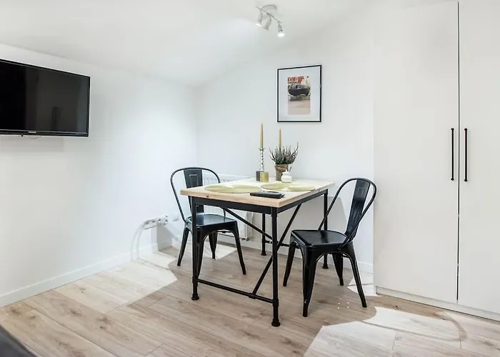 Old Town Apartments - 36 B