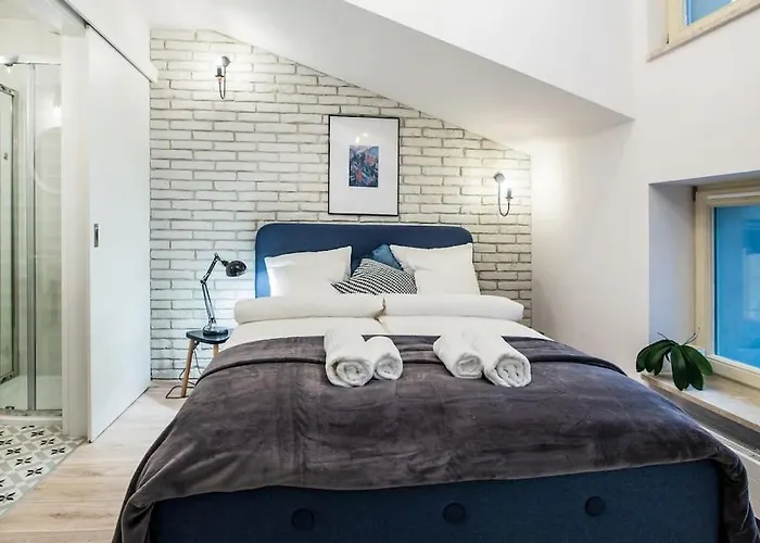 Old Town Apartments - 36 B